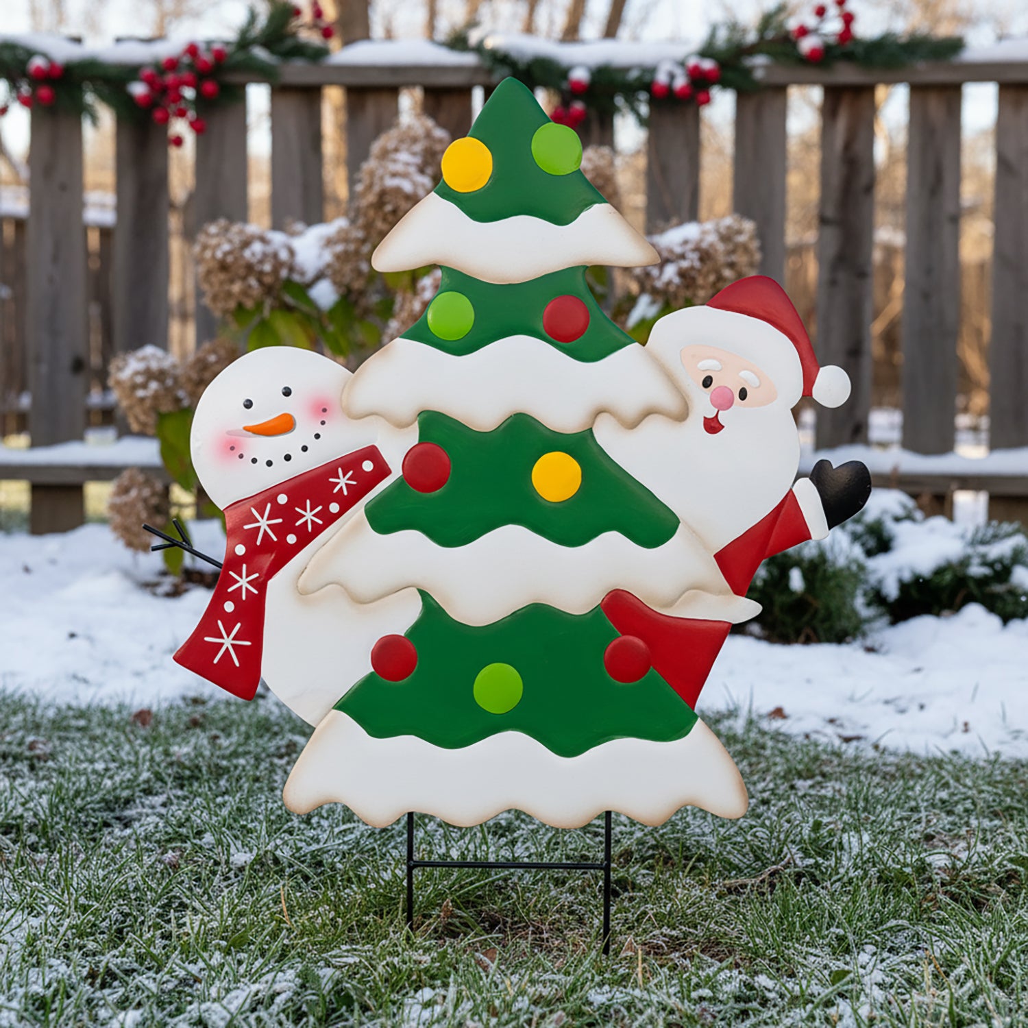 VESTIAMO CASA GRAN NATALE - Decorazione Natalizia in Metallo Albero con Babbo Natale e Pupazzo h71 cm